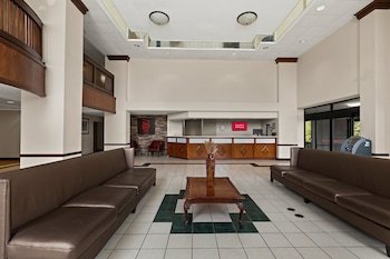 Red Roof Inn & Suites Newnan