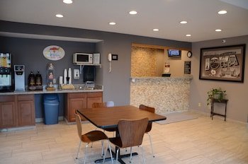 Super 8 by Wyndham Centerville