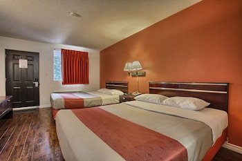 Motel 6 Windsor ON