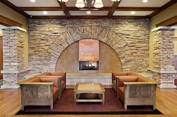 DoubleTree by Hilton Hotel Libertyville - Mundelein