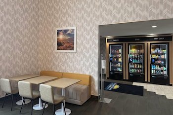 Days Inn & Suites by Wyndham Wausau