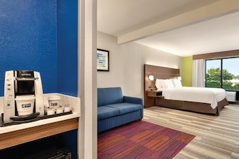 Holiday Inn Express Hotel & Suites Lavonia