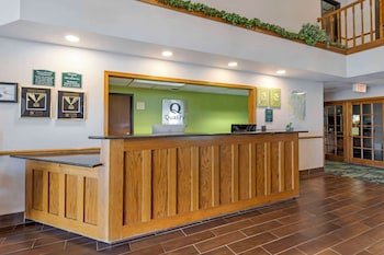 Quality Inn & Suites Stoughton
