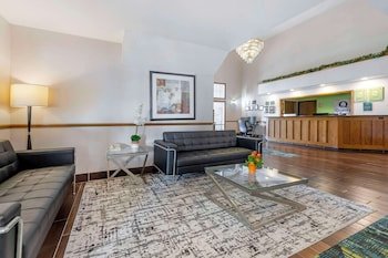 Quality Inn & Suites Stoughton