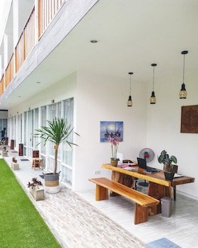 Dejavu Hotel