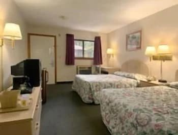 Enfirld Inn and Suites Bradley Airport