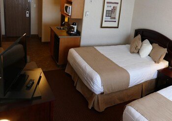Peavine Inn & Suites