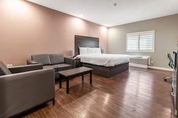 Scottish Inn & Suites
