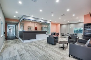 Scottish Inn & Suites