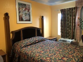 Deluxe Inn
