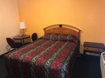 Deluxe Inn