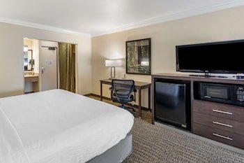 Best Western Town & Country Lodge