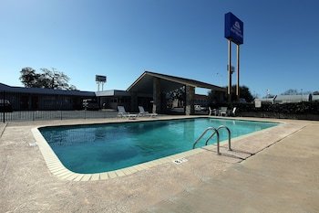 Americas Best Value Inn Uvalde