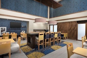 Hampton Inn Syracuse Clay