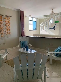Reef Hostel Manta
