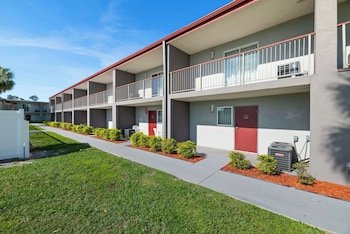 Red Roof Inn & Suites Wildwood, FL