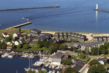 Harbor Lights Resort