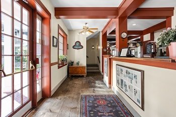 Artists Colony Inn & Restaurant