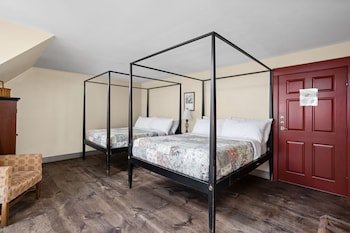 Artists Colony Inn & Restaurant