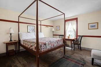 Artists Colony Inn & Restaurant