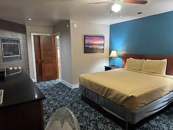Avalon Lodge