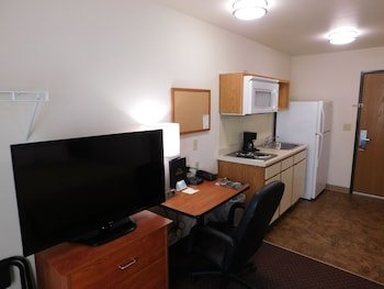 Days Inn & Suites by Wyndham Rochester Mayo Clinic South