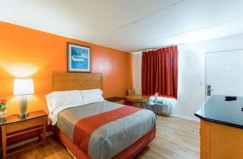 Motel 6 Rio Grande
