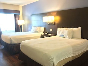 Days Inn & Suites by Wyndham Galveston West/Seawall