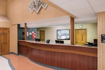 Super 8 by Wyndham Troy IL/St. Louis Area