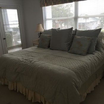 Eagle Cay Condominiums