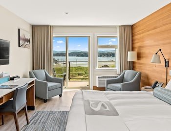 Sproat Lake Landing Resort