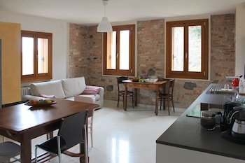Antica Corte Leguzzano B&B