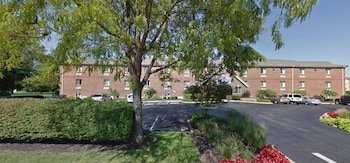 Host Inn & Suites
