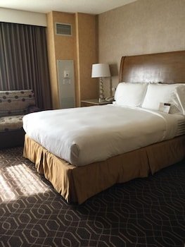 DoubleTree Suites by Hilton Hotel Anaheim Resort - Convention Center