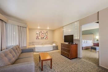Best Western Harbour Pointe Lakefront