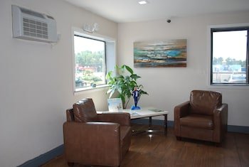 Super 8 by Wyndham Warner Robins