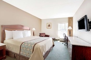 Days Inn by Wyndham Newport News City Center Oyster Point