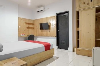 Pinnus Residence By RedDoorz