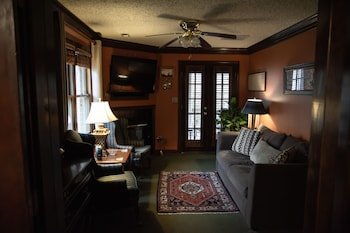 Williamsburg Sampler B & B