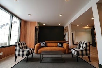 LOGE Leavenworth - Downtown