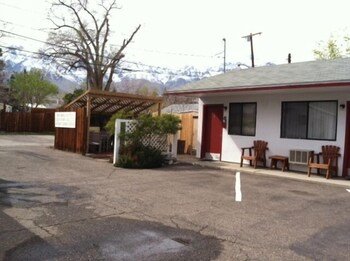 Independence Courthouse Motel