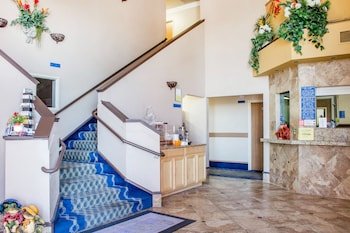 Rodeway Inn & Suites