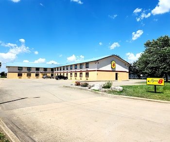 Super 8 by Wyndham Champaign