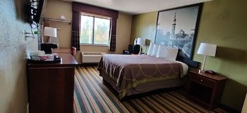 Super 8 by Wyndham Champaign