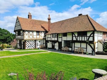 Lythe Hill Hotel Restaurant & Spa