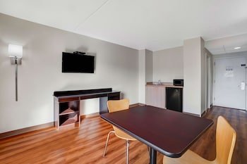 Motel 6 Lawrenceville