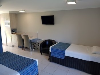 Cardwell Beachcomber Motel And Tourist Park