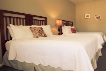 The Julian Lodge