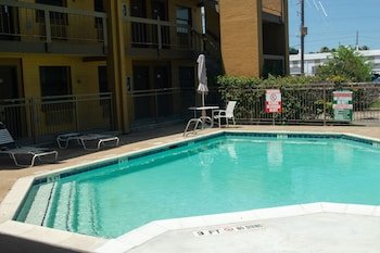 America's Inn Houston Southwest Hwy 59 @ Beltway 8