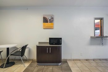 Motel 6 Birmingham Bessemer